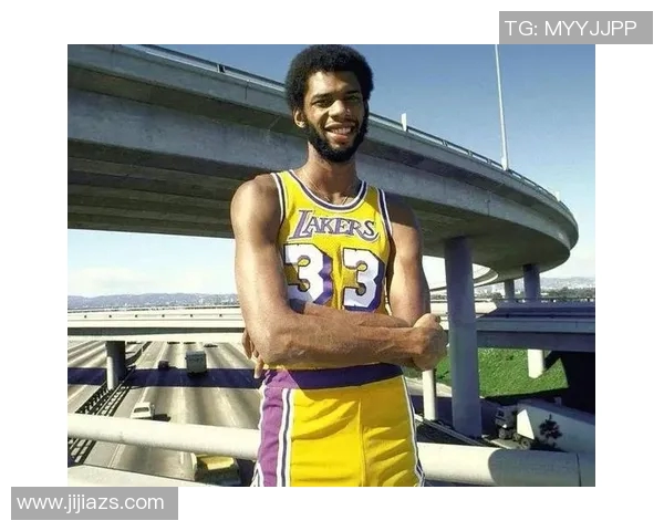 贾巴尔肖恩足球明星的传奇之路与辉煌成就解析