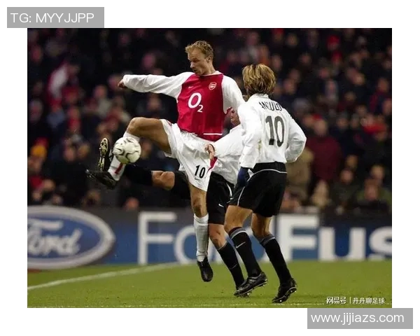 模仿足球明星克里斯的技巧与风格提升你的球场表现与自信心 模仿足球明星克里斯的技巧与风格提升你的球场表现与自信心