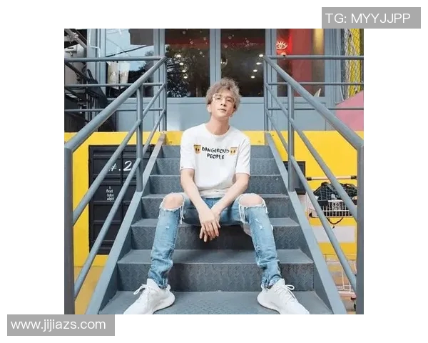 当足球明星化身蜡像展现真实自我引发粉丝热议与欢笑 当足球明星化身蜡像展现真实自我引发粉丝热议与欢笑